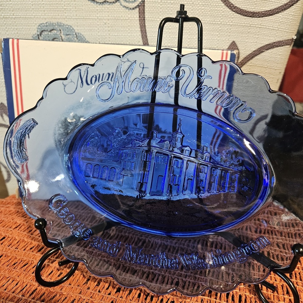 Avon Mount Vernon Plate With‎ Hostess Soaps Blue Glass 9"